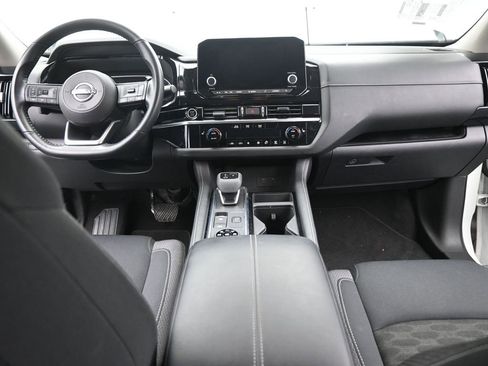 Used 2023 Nissan Pathfinder SV image 24