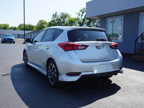 Used 2018 Toyota Corolla iM FWD image 7