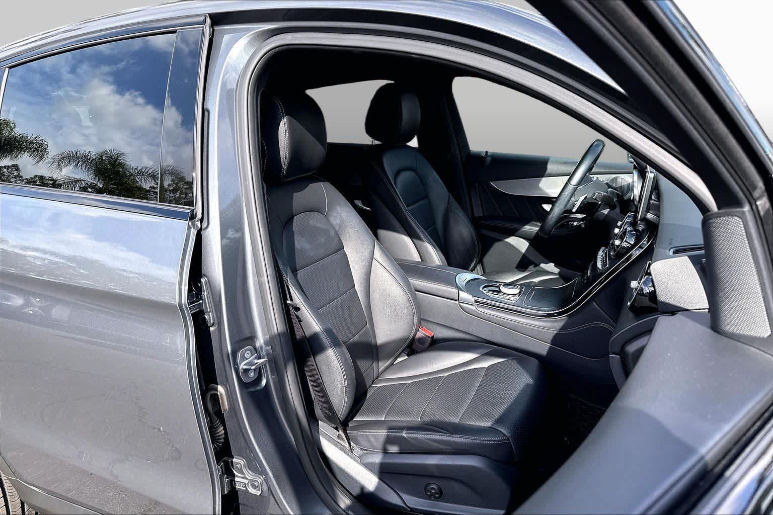 Used 2019 Mercedes-Benz GLC 300 4MATIC Coupe image 8