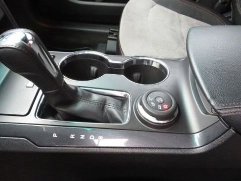 Used 2017 Ford Explorer XLT w/ Equipment Group 202A image 18