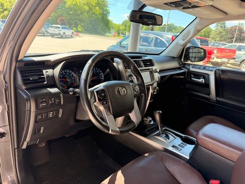 Used 2016 Toyota 4Runner 4WD image 9
