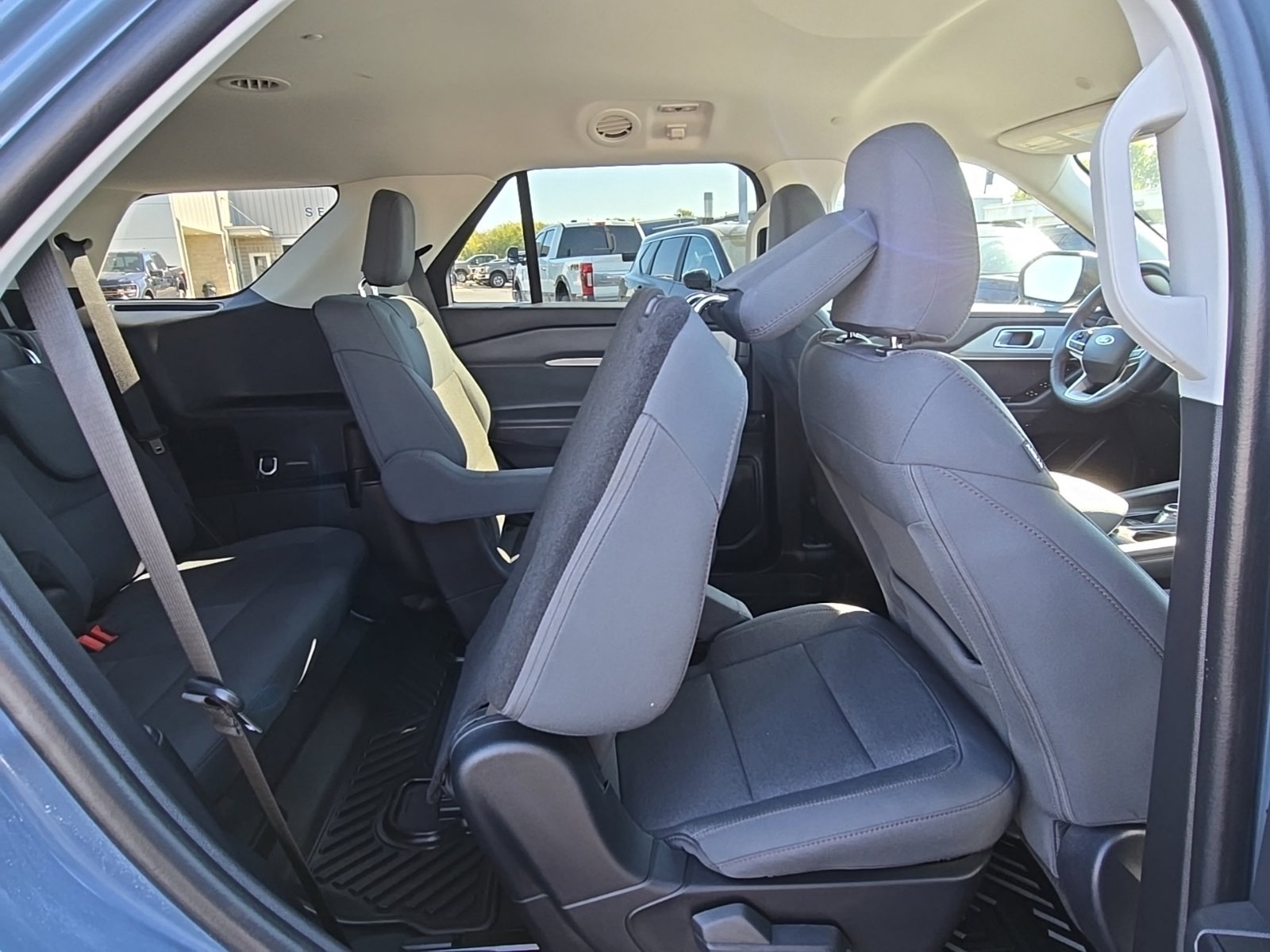 Used 2025 Ford Explorer Active RWD image 41