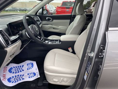 New 2025 Kia Sorento EX image 4