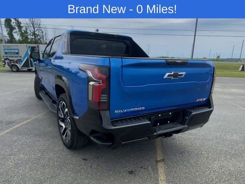 Used 2025 Chevrolet Silverado EV RST AWD/4WD image 7