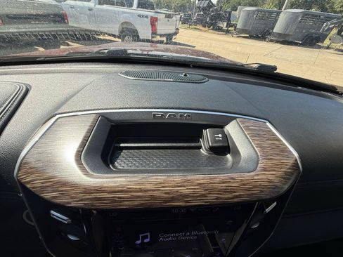 Used 2019 RAM 1500 Laramie AWD/4WD image 71