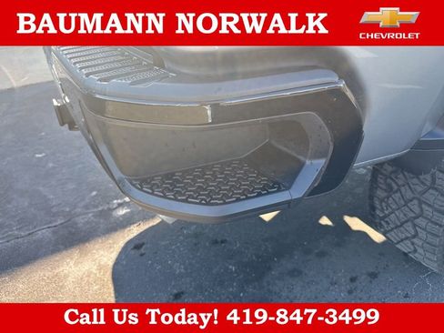 Used 2025 Chevrolet Silverado 2500 ZR2 w/ Technology Package AWD/4WD image 28