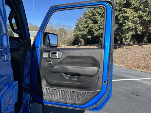 Used 2023 Jeep Gladiator Overland w/ Popular Equipment Package image 61