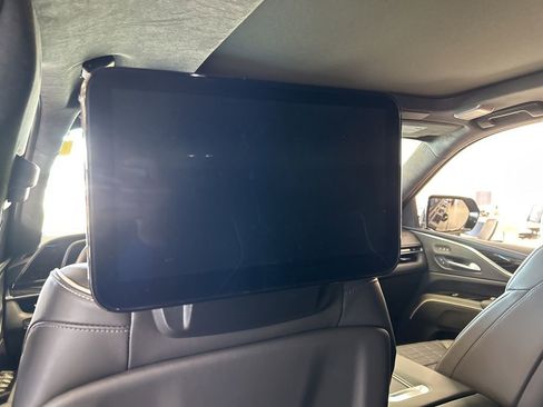 Used 2023 Cadillac Escalade ESV V image 29