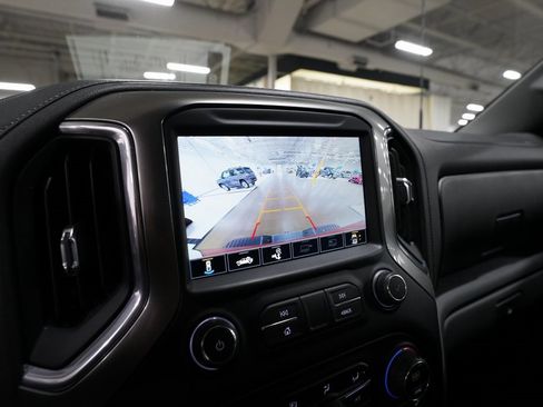 Used 2021 Chevrolet Silverado 2500 LTZ w/ LTZ Convenience Package image 19