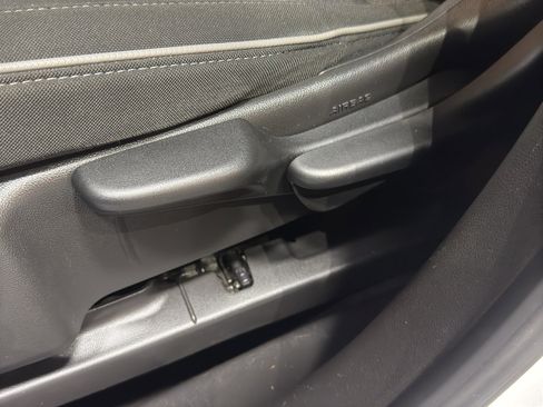 Used 2025 Chevrolet TrailBlazer LT image 15