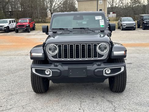 Used 2025 Jeep Wrangler Sahara image 2