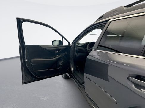 Used 2025 Subaru Outback Premium AWD/4WD image 9