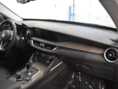 Used 2018 Alfa Romeo Stelvio Ti AWD/4WD image 18