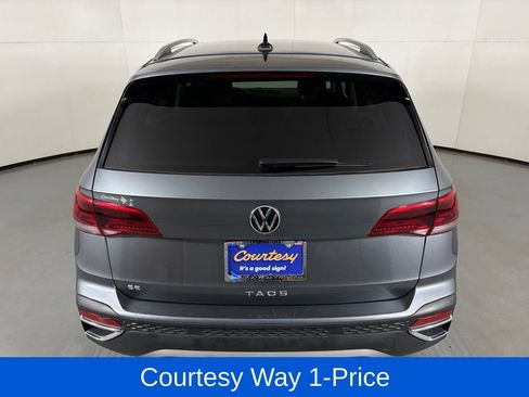 Used 2024 Volkswagen Taos SE FWD image 9