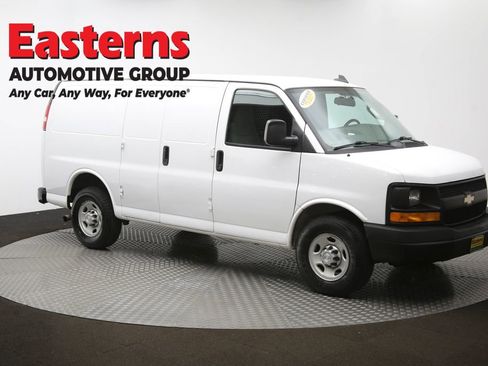 Used 2017 Chevrolet Express 2500 image 48