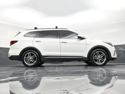 Used 2018 Hyundai Santa Fe SE image 25