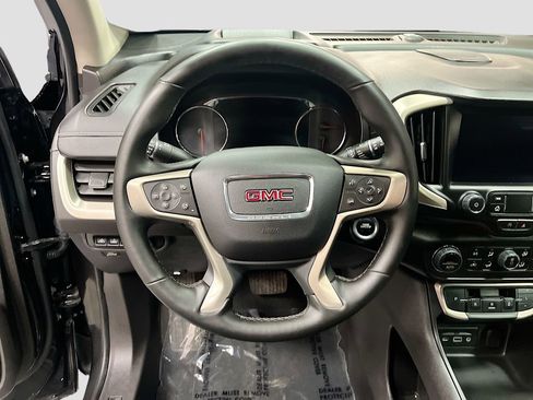 Used 2024 GMC Terrain Denali w/ Black Diamond Edition image 11