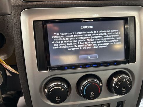 Used 2009 Dodge Challenger SE image 26