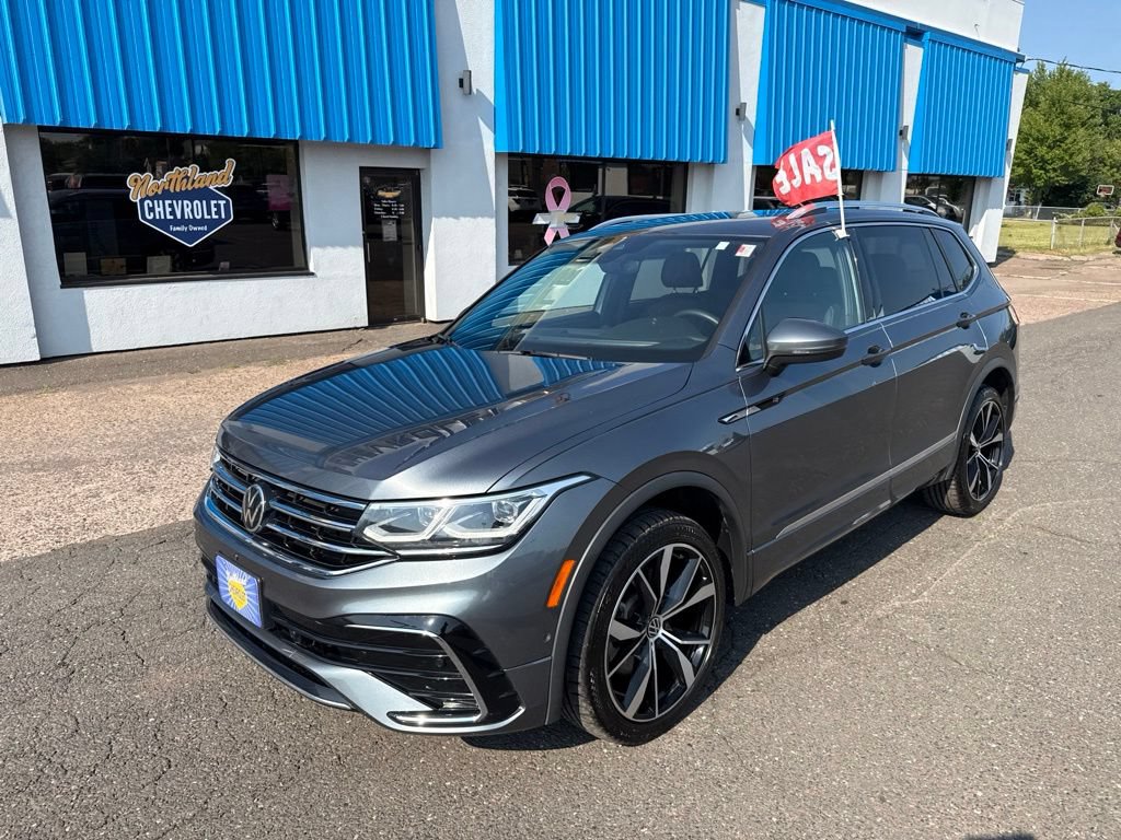 Used 2022 Volkswagen Tiguan SEL R-Line AWD/4WD image 2
