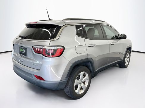 Used 2018 Jeep Compass Latitude w/ Popular Equipment Group AWD/4WD image 9