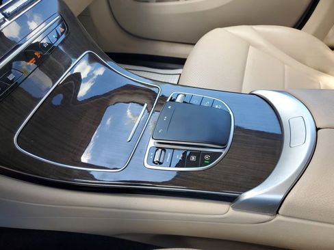 Used 2022 Mercedes-Benz GLC 300 image 33