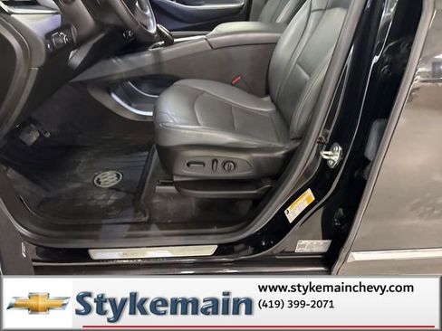 Used 2020 Buick Enclave Essence w/ Sound and Sites Package FWD image 36