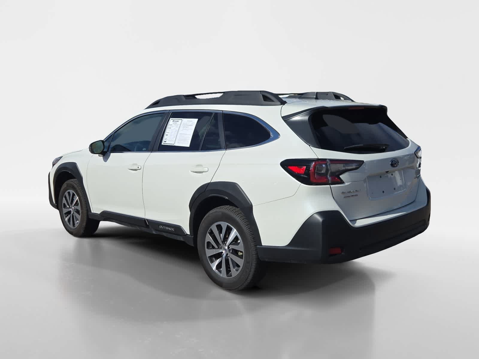 Used 2025 Subaru Outback Premium AWD/4WD image 3