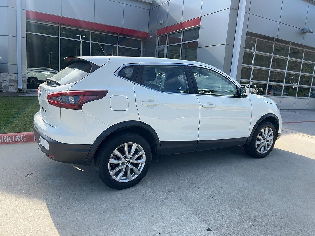 Used 2021 Nissan Rogue Sport S FWD image 2