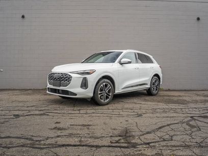 Used 2025 Audi Q5 Premium w/ Convenience Package