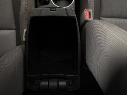 Used 2017 Toyota Corolla LE image 17