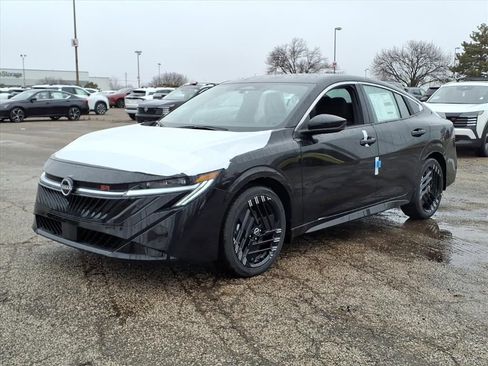 New 2026 Nissan Sentra SR w/ Floor Mat Package FWD image 7