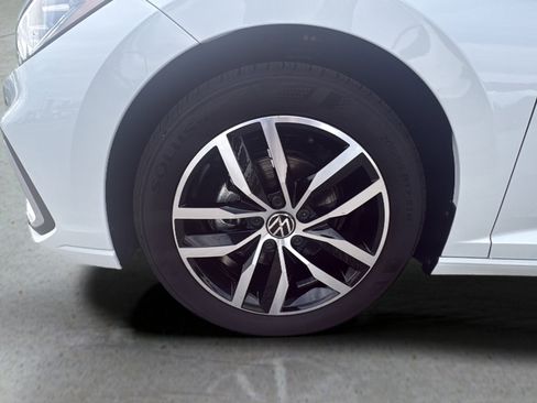 Used 2026 Volkswagen Jetta SE image 13