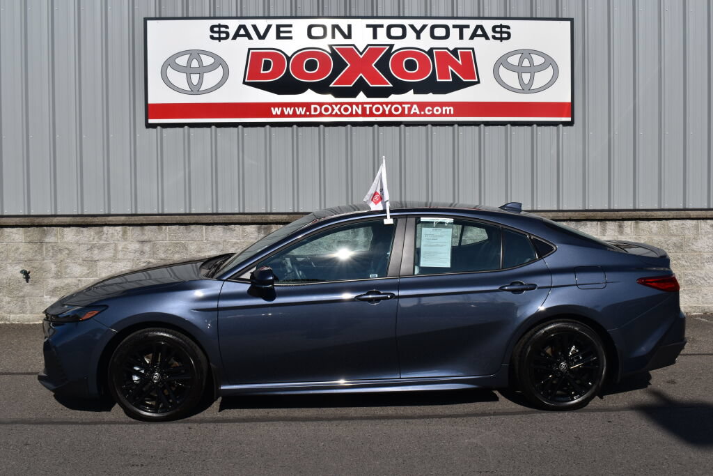 Used 2026 Toyota Camry SE w/ Convenience Package AWD/4WD image 4