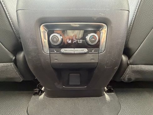 Used 2025 GMC Yukon XL Denali w/ Sun & Power Step Package AWD/4WD image 8