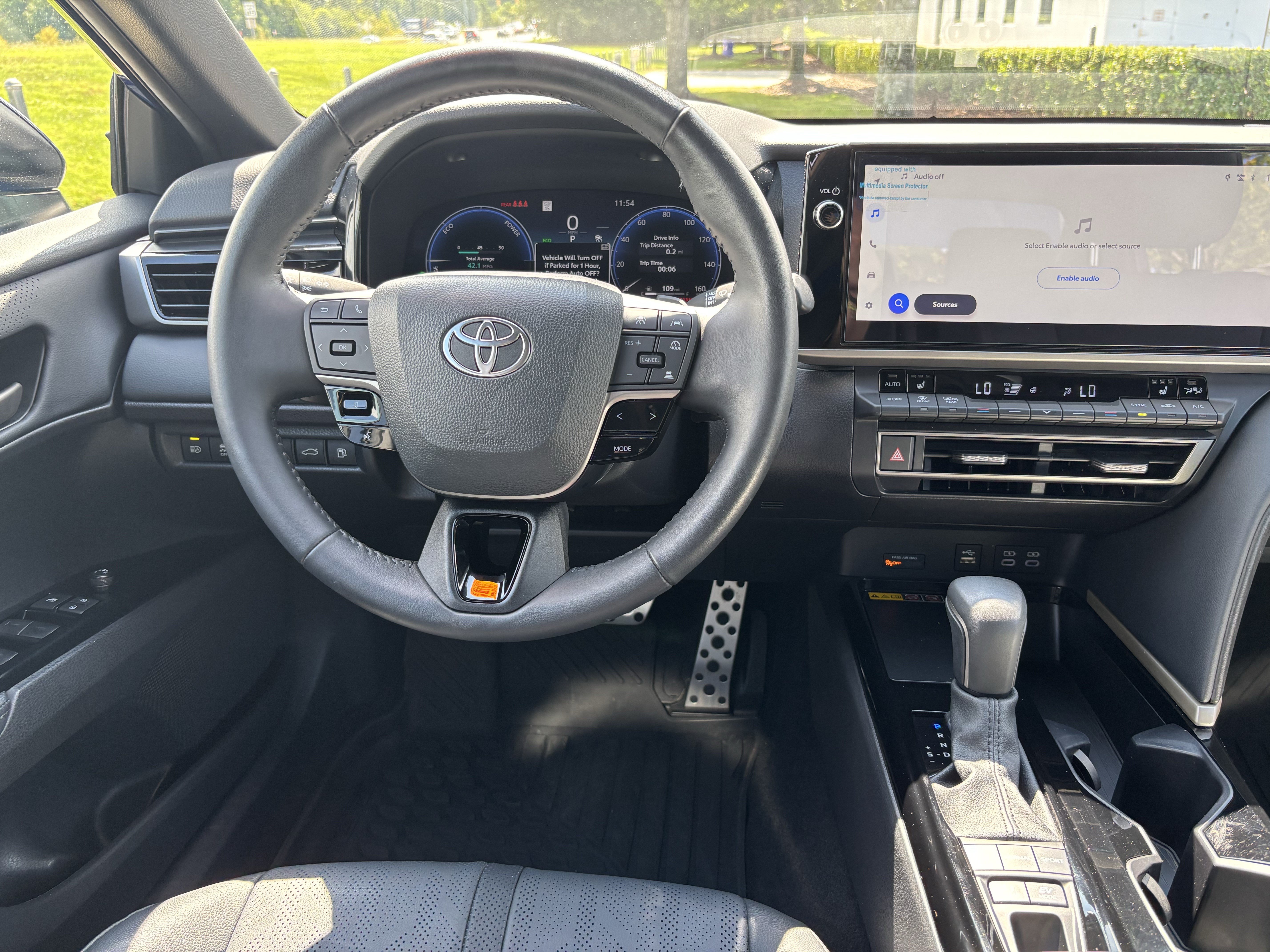 Used 2025 Toyota Camry XSE FWD image 30