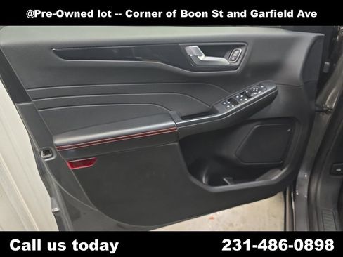 Used 2025 Ford Escape ST-Line Select AWD/4WD image 27
