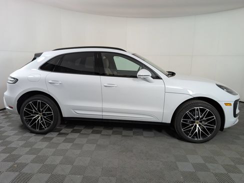 Used 2026 Porsche Macan AWD/4WD image 9