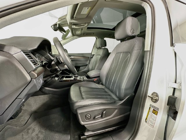 Used 2023 Audi Q5 2.0T Premium w/ Convenience Package AWD/4WD image 4