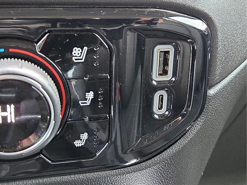 Used 2024 Chevrolet Silverado 1500 LTZ image 18