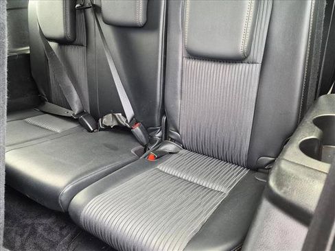 Used 2015 Toyota Highlander Plus FWD image 16