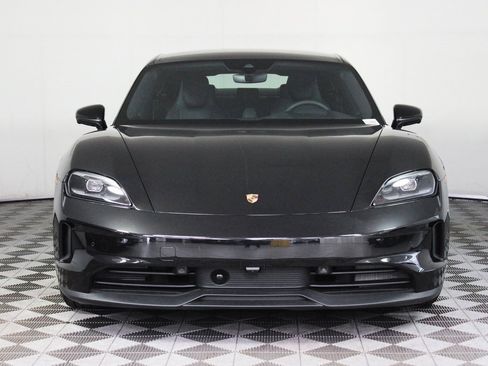 Used 2025 Porsche Taycan image 10