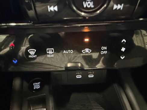 Used 2026 Nissan Kicks SR FWD image 40