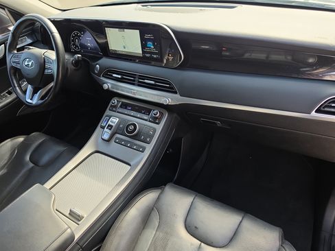 Used 2022 Hyundai Palisade Limited FWD image 12