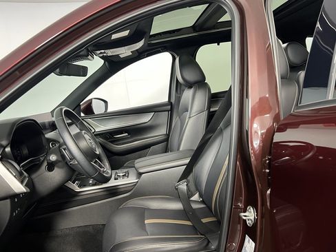 Used 2024 MAZDA CX-90 Plug-In Hybrid w/ Premium Plus image 21