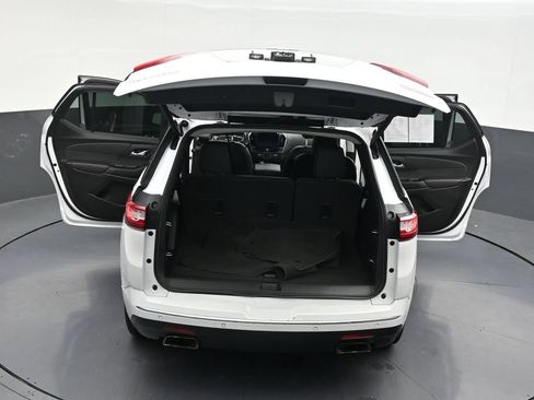 Used 2021 Chevrolet Traverse High Country FWD image 36