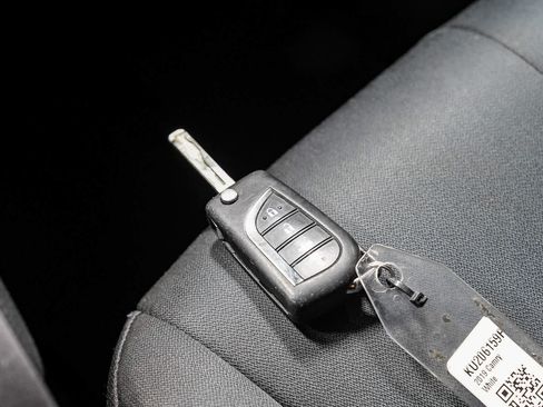 Certified 2019 Toyota Camry LE FWD image 28