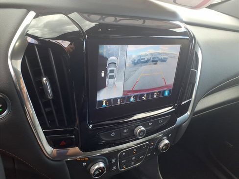 Used 2023 Chevrolet Traverse Premier image 17