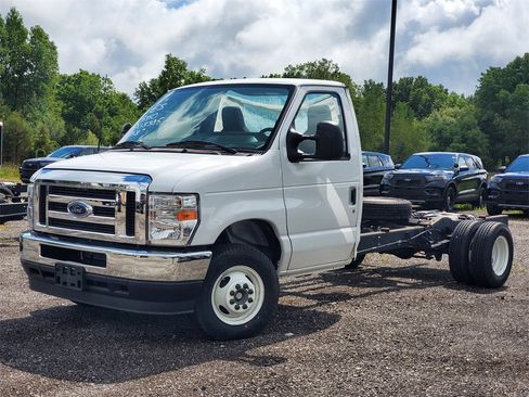 New 2024 Ford E-350 and Econoline 350 Super Duty w/ Ambulance Prep Package image 4