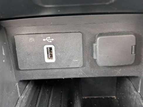 Used 2018 Ford Explorer XLT w/ Equipment Group 202A image 27