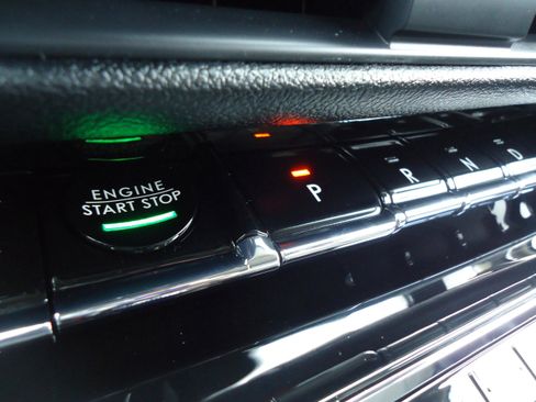 Used 2025 Lincoln Corsair AWD w/ Equipment Group 101A image 20